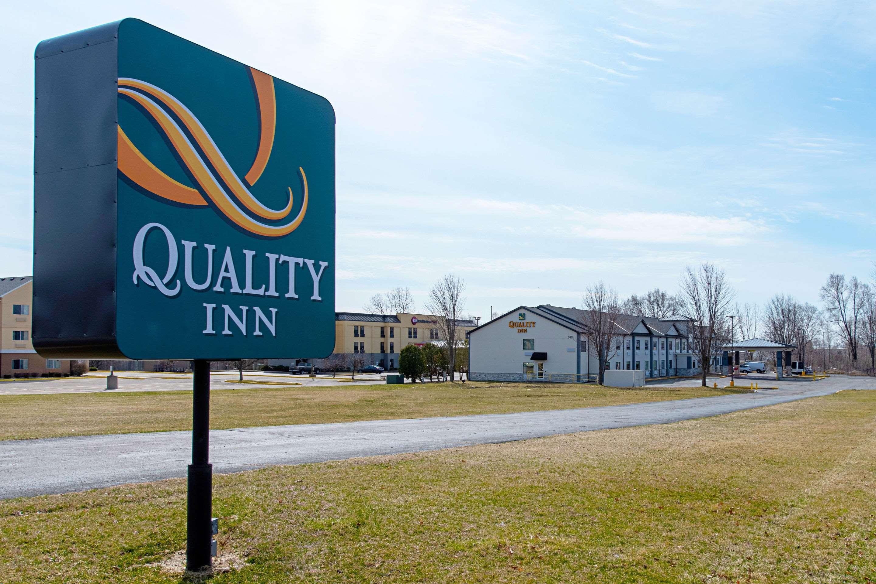 Quality Inn Mishawaka Near Notre Dame Exterior photo