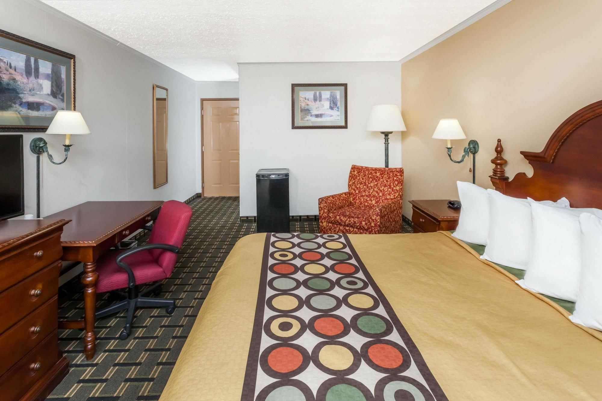 Quality Inn Mishawaka Near Notre Dame Exterior photo